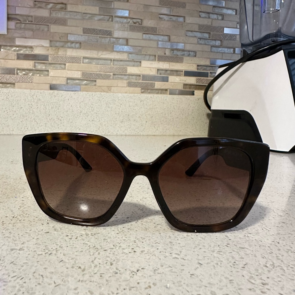 Prada sunglasses 24XS